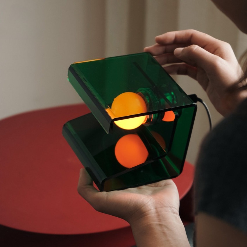 Modern Acrylic Cube Table Lamp - огляд і ціна Desk Setup Minimalist