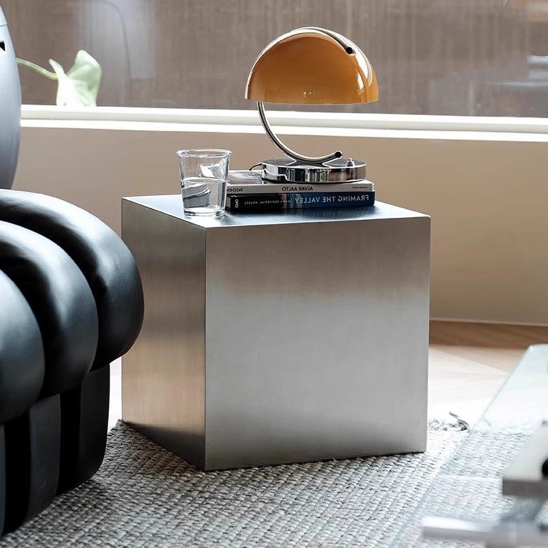 Italian Stainless Steel Side T - огляд і ціна Desk Setup Minimalist